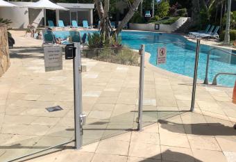 Carramah Noosa Heads apartment has rooms with a private hot tub