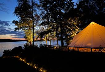 Urshult Glamping has Balcony rooms