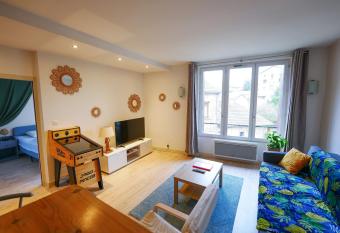 G  te de St Hippolyte - gitesdesbalcons-com allows 18 year olds to book a room