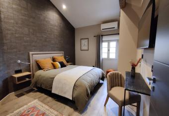 Le Lavoir des Capucins allows 18 year olds to book a room