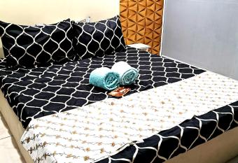 Cabantuan City PNY TRANSIENT INN 5 has Balcony rooms