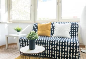 Moderne Innenstadt Whg mit Netflix und Nespresso allows 18 year olds to book a room