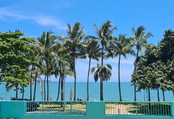 Emthree Seaside Apartments has Balcony rooms