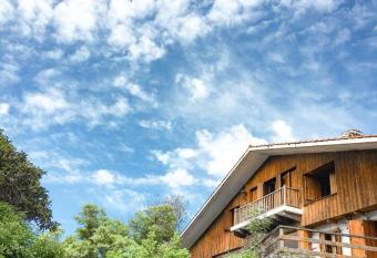 Casa Brava allows 18 year olds to book a room