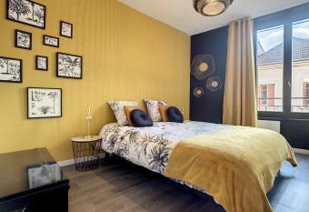 Le Temps d une Pause allows 18 year olds to book a room