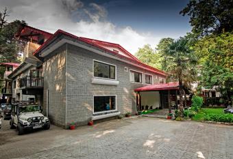 The Langdale Manor has Balcony rooms