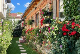 Flower House in the City Center! has Balcony rooms