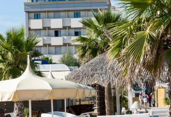 Hotel Du Soleil has Balcony rooms