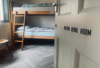 Hikers & Bikers Refuge allows 18 year olds to book a room
