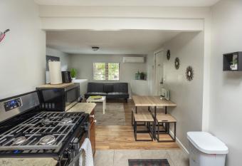 Spacious Guest Suite Amazing Location has Balcony rooms