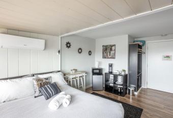 COZY Studio in Downtown San Diego has Balcony rooms