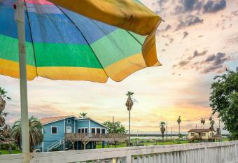 Waterfront Get-Away with Fishing, Crabbing, Kayaks has Balcony rooms