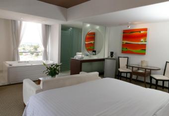 Bel Air Business Salamanca, Trademark by Wyndham allows 18 year olds to book a room