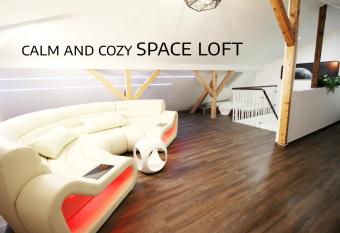 SPACE Loft near university for work and travel by SECRET HIDEAWAYS allows 18 year olds to book a room