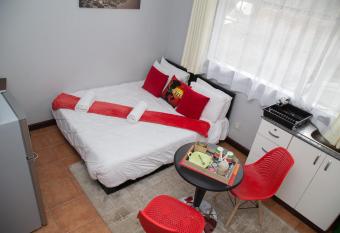 beajoyhomes allows 18 year olds to book a room