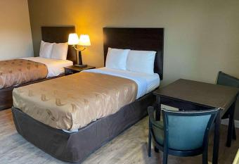 Suburban Studios Columbia - Harbison has Smoking rooms