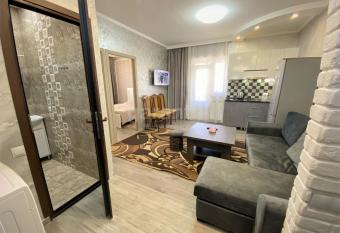 Tom House -                                                                         has Balcony rooms