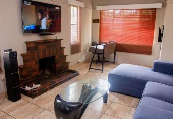 BLUEBERRY BED AND BREAKFAST has Balcony rooms