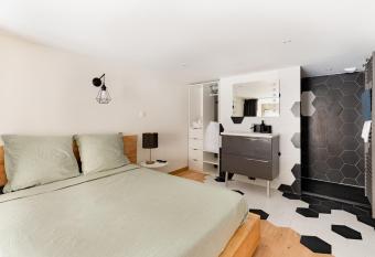 APPARTHOTEL le Charmant allows 18 year olds to book a room