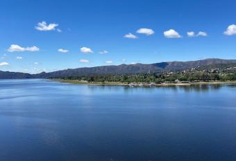 Casas con vista y bajada al lago has Balcony rooms