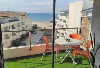 R  sidence Ch  teau Leenhardt - Appartement T2 Face    la Mer has Balcony rooms