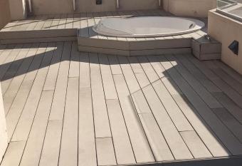 Departamento Equipado en el corazon de Tres Cerritos has rooms with a private hot tub