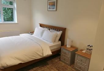 Coliemore Acommodation Dalkey allows 18 year olds to book a room