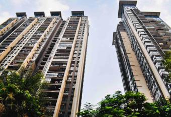 Lynn s House has Balcony rooms