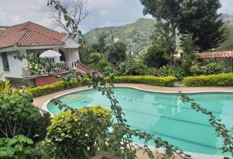 Hacienda Lomalinda, Hermosa finca en La Vega has Balcony rooms