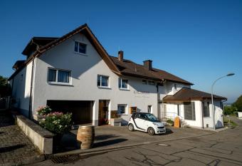 KALLMANN G  stehaus allows 18 year olds to book a room