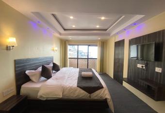 Hotel Amaira allows 18 year olds to book a room