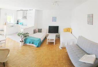 Sonniges 2-Zimmer-Gartenapartment has Balcony rooms