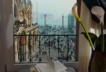 Canaletto Luxury Suites - San Marco Luxury has Balcony rooms