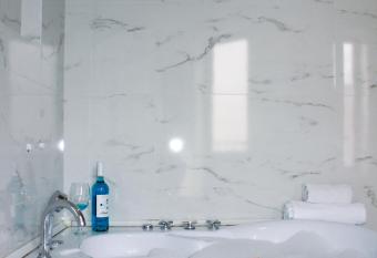 Legend Hotel has rooms with a private hot tub