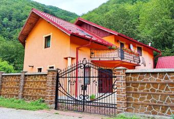 Casa Ana has Balcony rooms