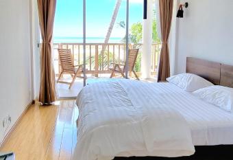 Coral Inn allows 18 year olds to book a room