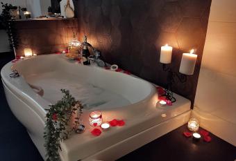 Borgo Blu has Balcony rooms