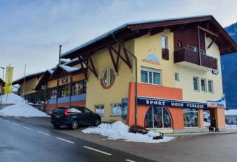 Apartment M  lltaler Gletscher 8 has Balcony rooms