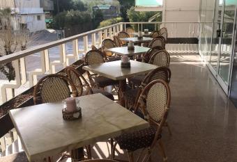 Hotel Riviera has Balcony rooms