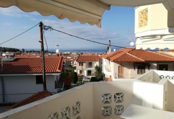 Lux 2 bedroom with view allows 18 year olds to book a room