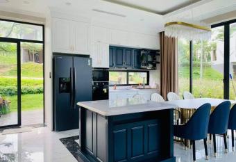 Flamingo Venus 3 Ph  ng Ng   , BBQ, B    B  i has Balcony rooms