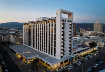 ROK Hotel Kingston Tapestry Collection By Hilton has Balcony rooms