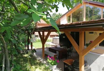 Vila Mila Fru  ka Gora has Balcony rooms