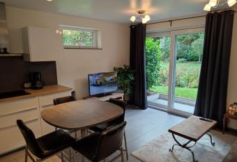 Appartement dans un superbe quartier r  sidentiel has Balcony rooms