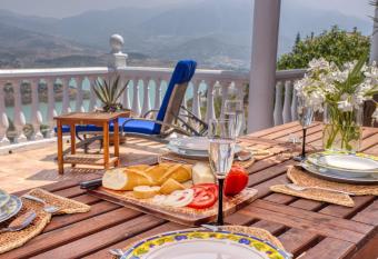 Ana Maria has Balcony rooms