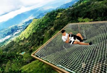 El para  so de Butulu allows 18 year olds to book a room