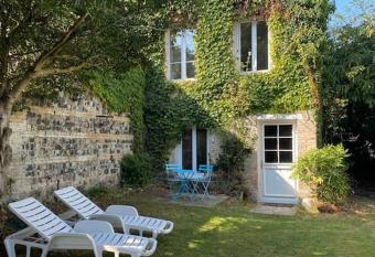 La Closerie un   crin de verdure    500m de la plage has Balcony rooms