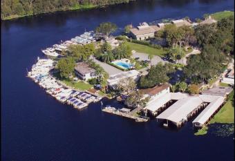 Hontoon Landing Resort & Marina has Balcony rooms