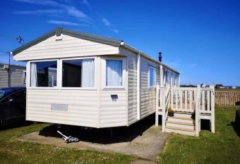 162 Northfield, Skipsea Sands has Balcony rooms