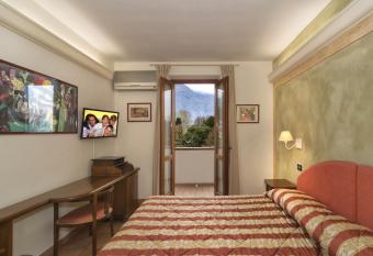 Hotel Ristorante da Carlos has Balcony rooms